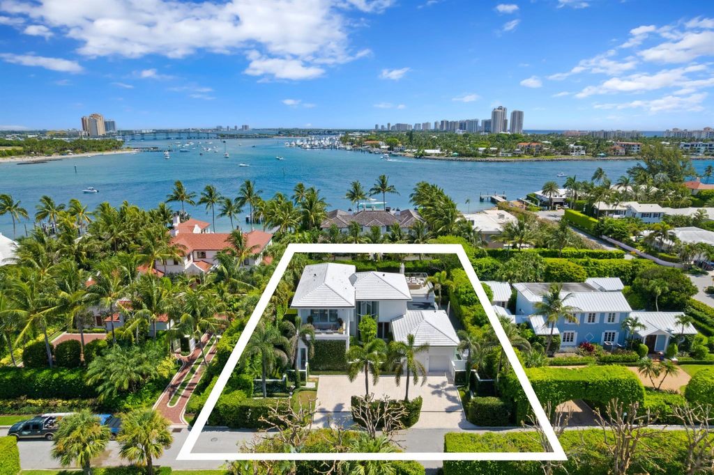 Photo of 215 Indian Road, Palm Beach, FL 33480 (MLS # R11106000)