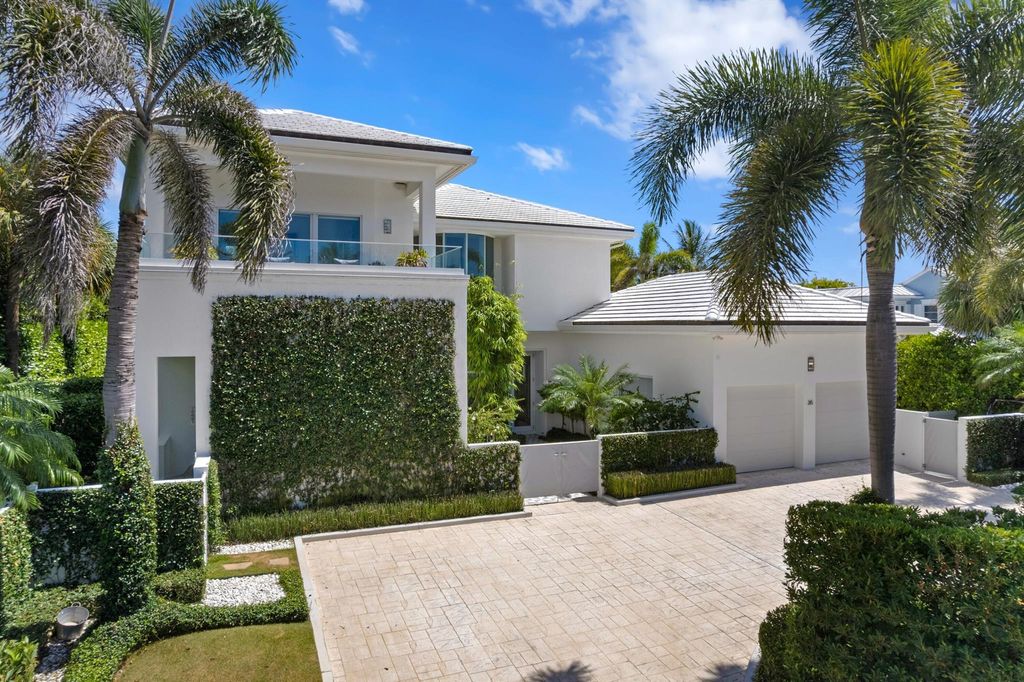 Photo of 215 Indian Road, Palm Beach, FL 33480 (MLS # R11106000)