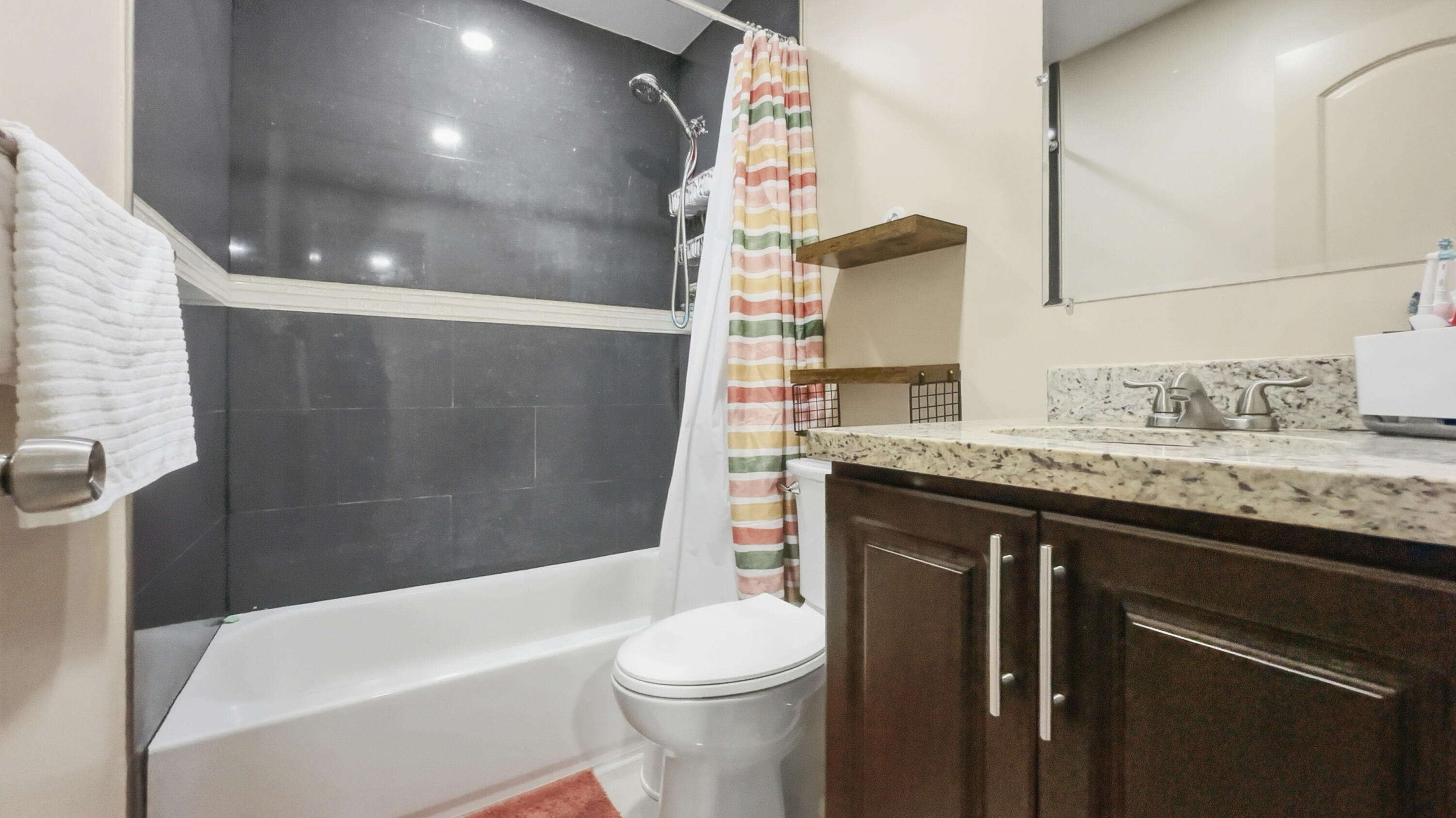 VISTA VERDE TOWNHOUSE SEC E - Residential