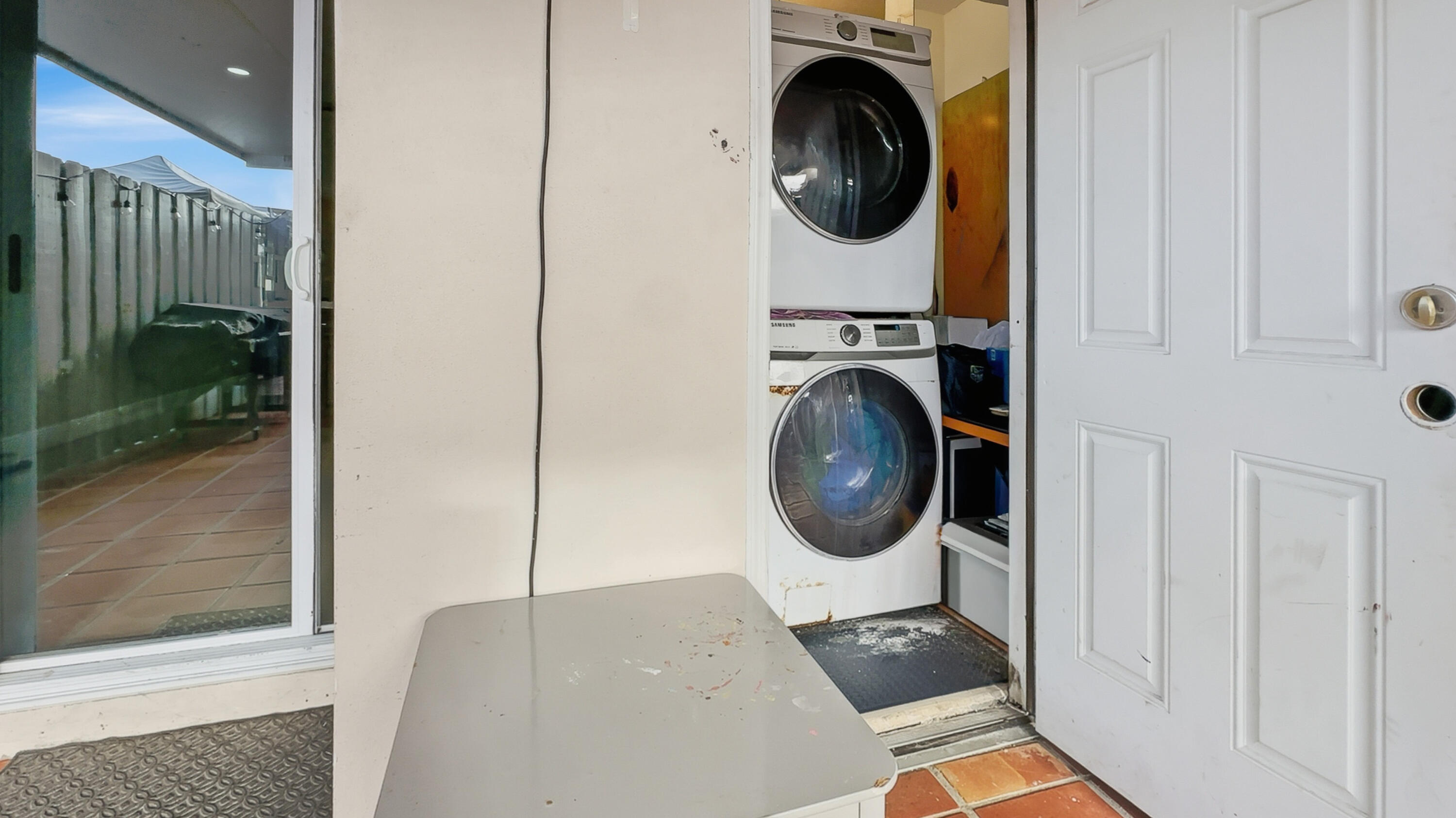 VISTA VERDE TOWNHOUSE SEC E - Residential