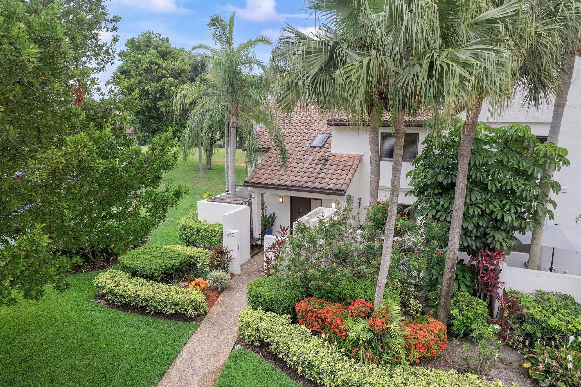 EL VIENTO AT BOCA POINTE CONDO NOS I AND II DECLS - Residential