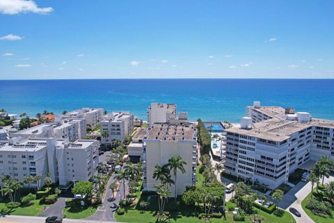 A home in South Palm Beach