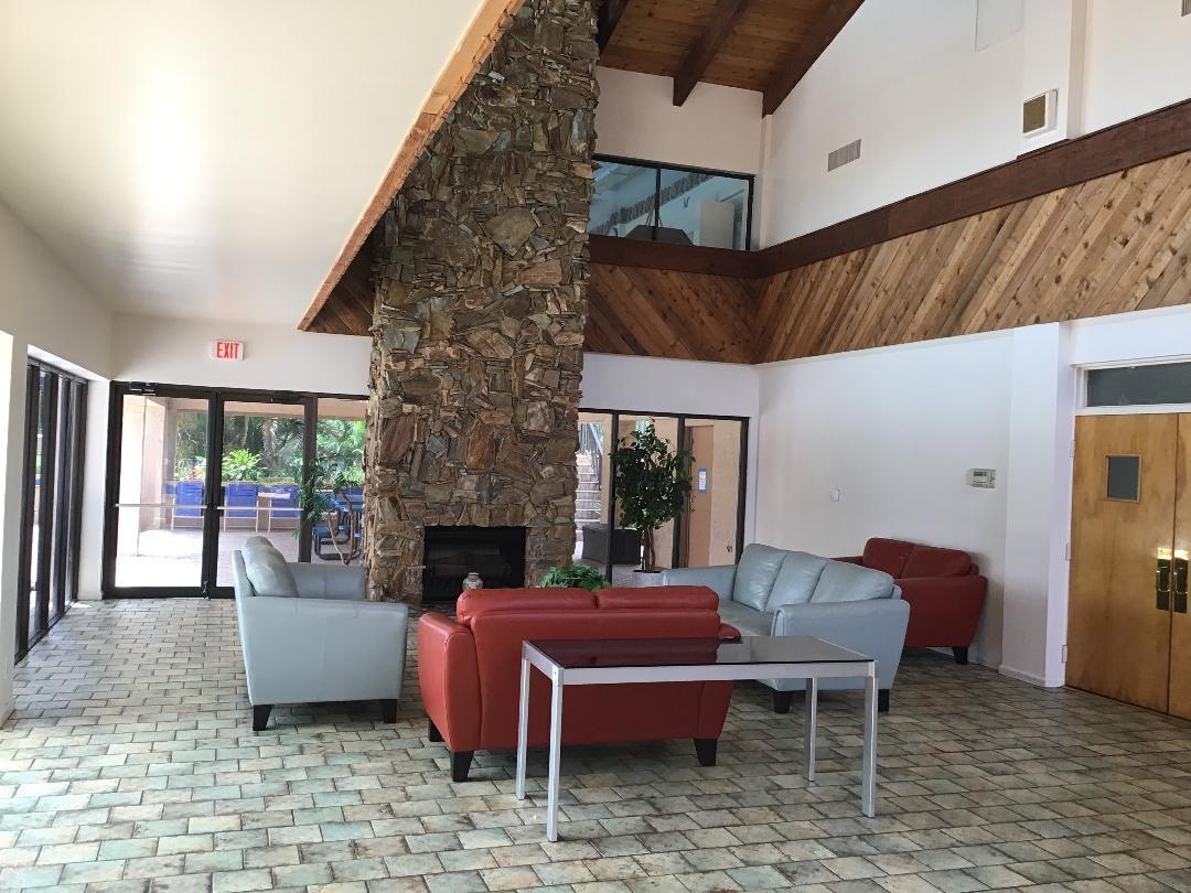 PALM LAKES - Residential