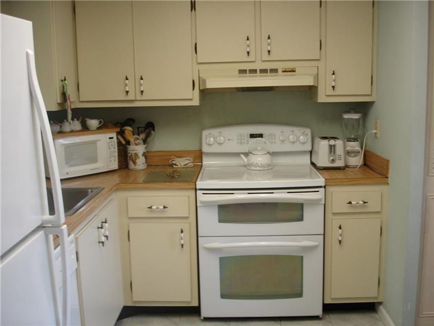 SPACIOUS 2 BEDROOM 2 BATH CONDO WITH LARGE TILED FLORIDA ROOM WITH SERENE WATER VIEWS. HURRICANE SHUTTERS ON ALL WINDOWS AND BACK FLORIDA ROOM. LAMINATE FLOORS IN LIVING AREAS. WASHER AND DRYER IN UNIT. WALK IN CLOSET IN MASTER BEDROOM. EXTRA STORAGE SPACE. EAT IN KITCHEN. ASSOCIATION STATES 55+ COMMUNITY AND MUST HAVE 650+ CREDIT SCORE. CLUBHOUSE FEATURES 2 POOLS, TENNIS, SAUNA, COMMUNITY ROOM, BILLIARDS, EXERCISE ROOM PLUS MORE. WALK TO BANKS, WALGREENS, RESTAURANTS AND TRANSPORTATION. PET FRIENDLY COMMUNITY ALLOWS 2 PETS UNDER 20 LBS EACH.