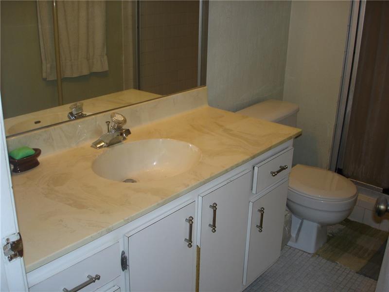 PALM LAKES - Residential
