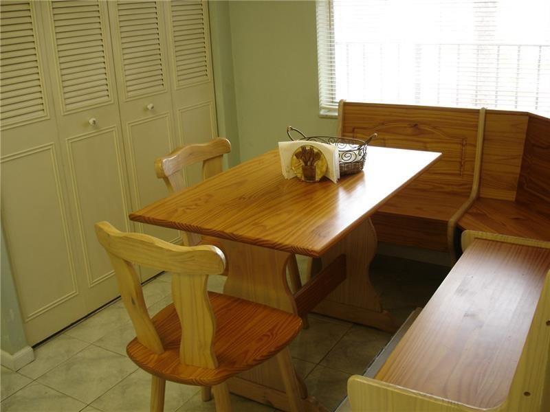 PALM LAKES - Residential