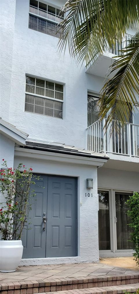 2725 NE 8th Ave 101 Wilton Manors FL 33334