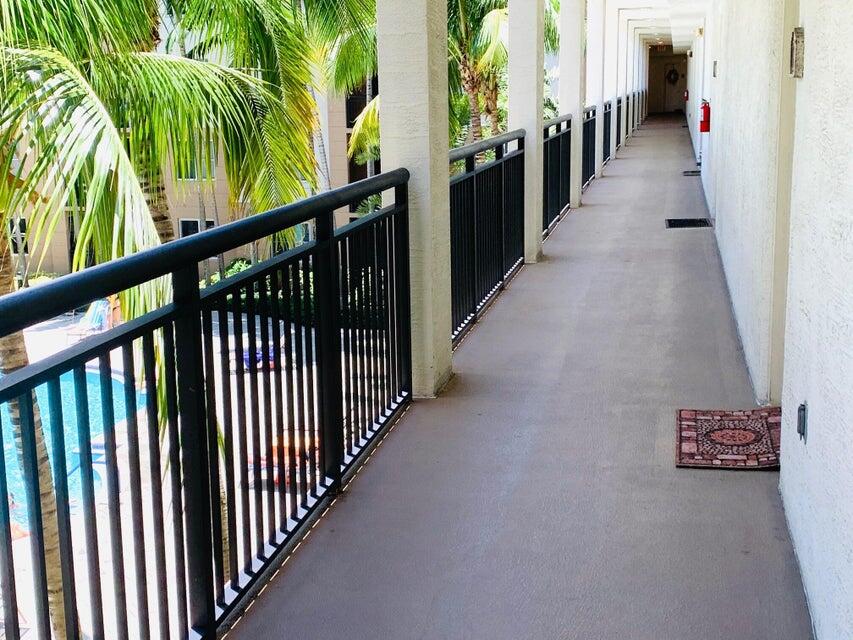 VIZCAYA LAKES CONDO - Residential