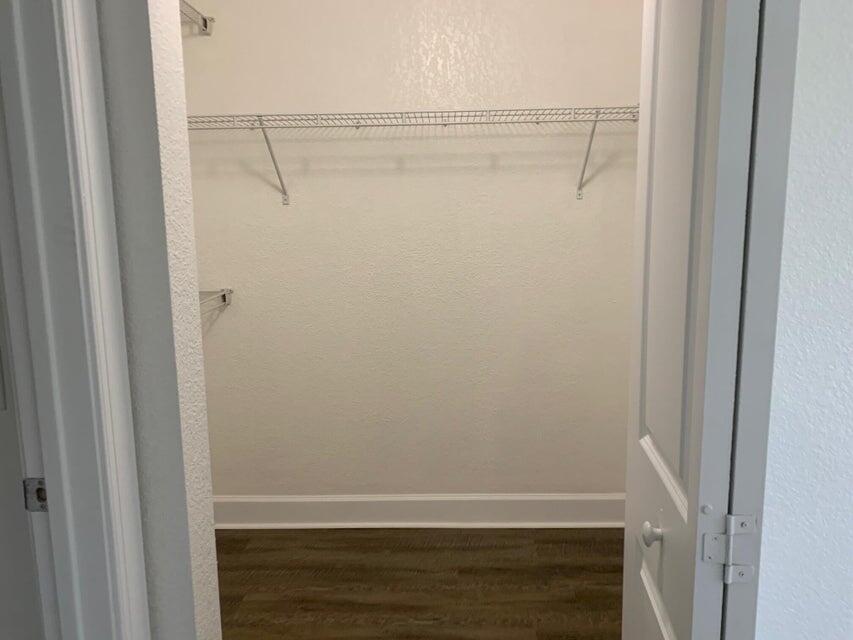 VIZCAYA LAKES CONDO - Residential