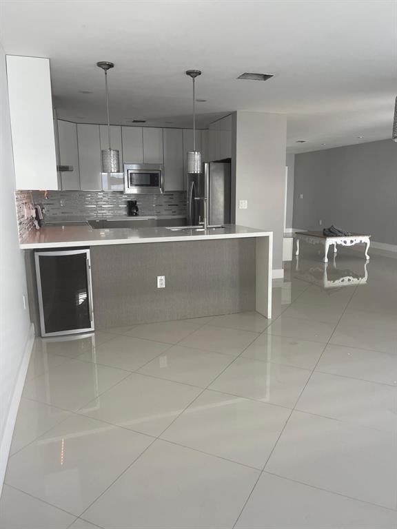 Crystal View Twnhms 3 - Residential Lease