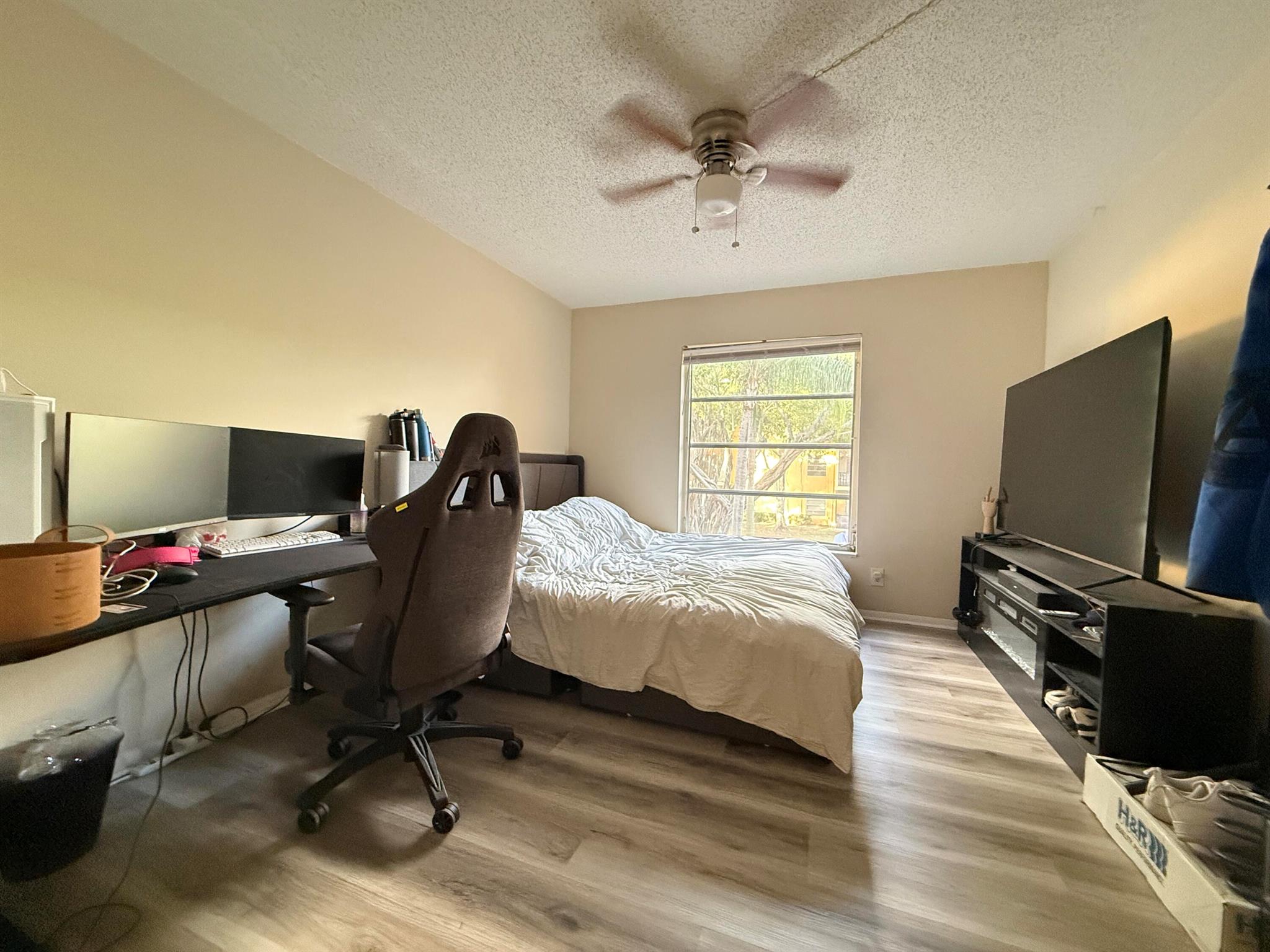 CASA DEL RIO CONDO - Residential Lease