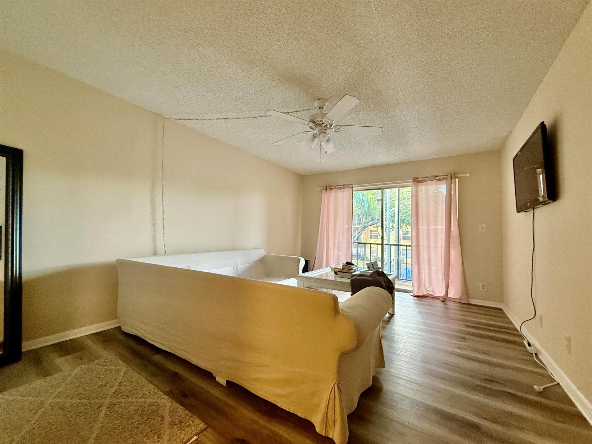 CASA DEL RIO CONDO - Residential Lease