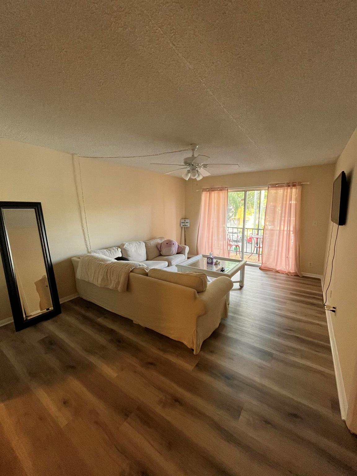 CASA DEL RIO CONDO - Residential Lease