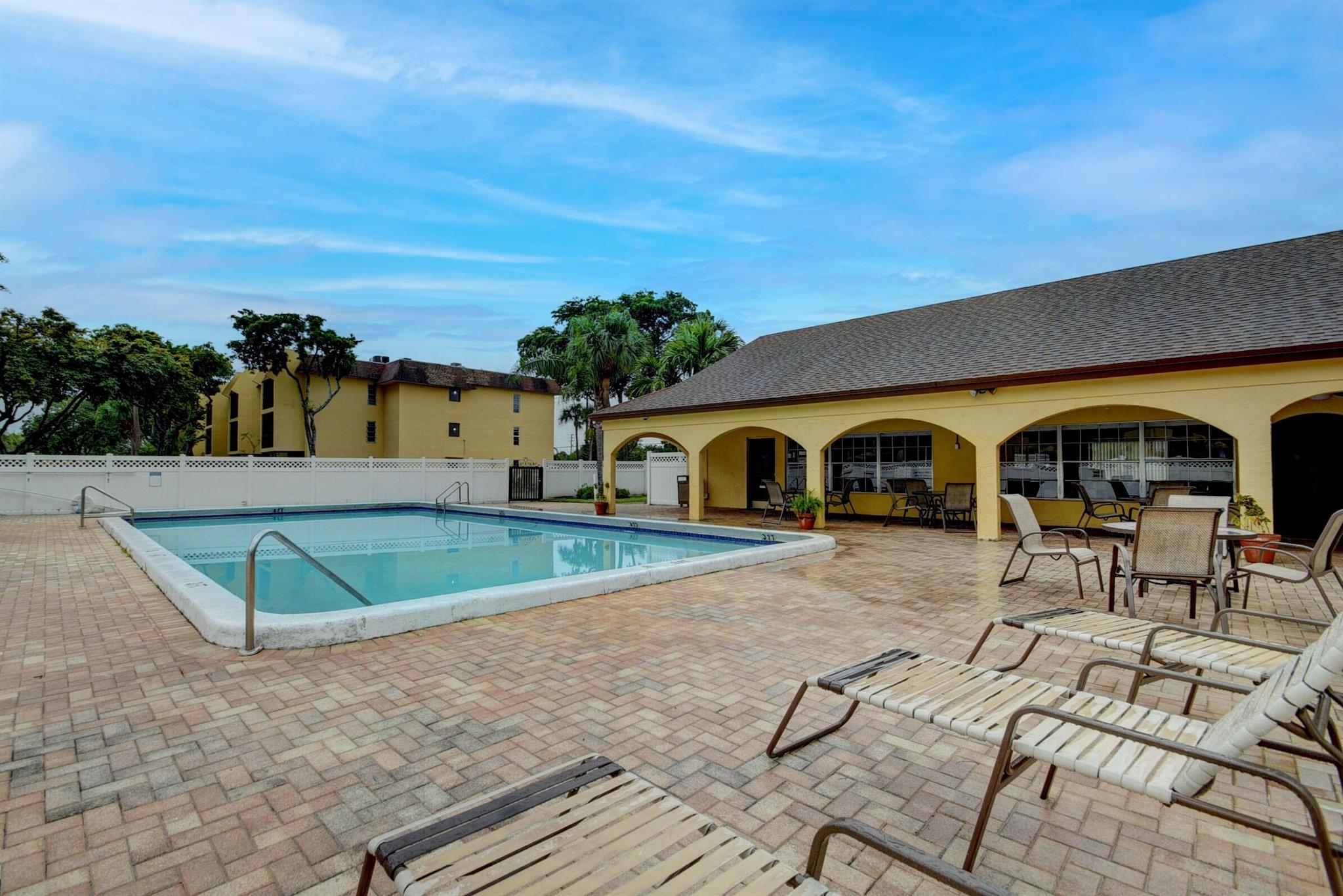 CASA DEL RIO CONDO - Residential Lease