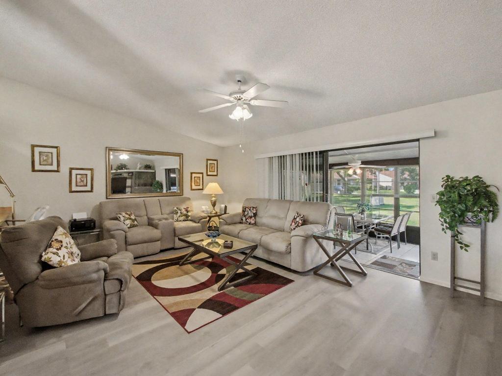 BOYNTON LAKES 3-B - Residential