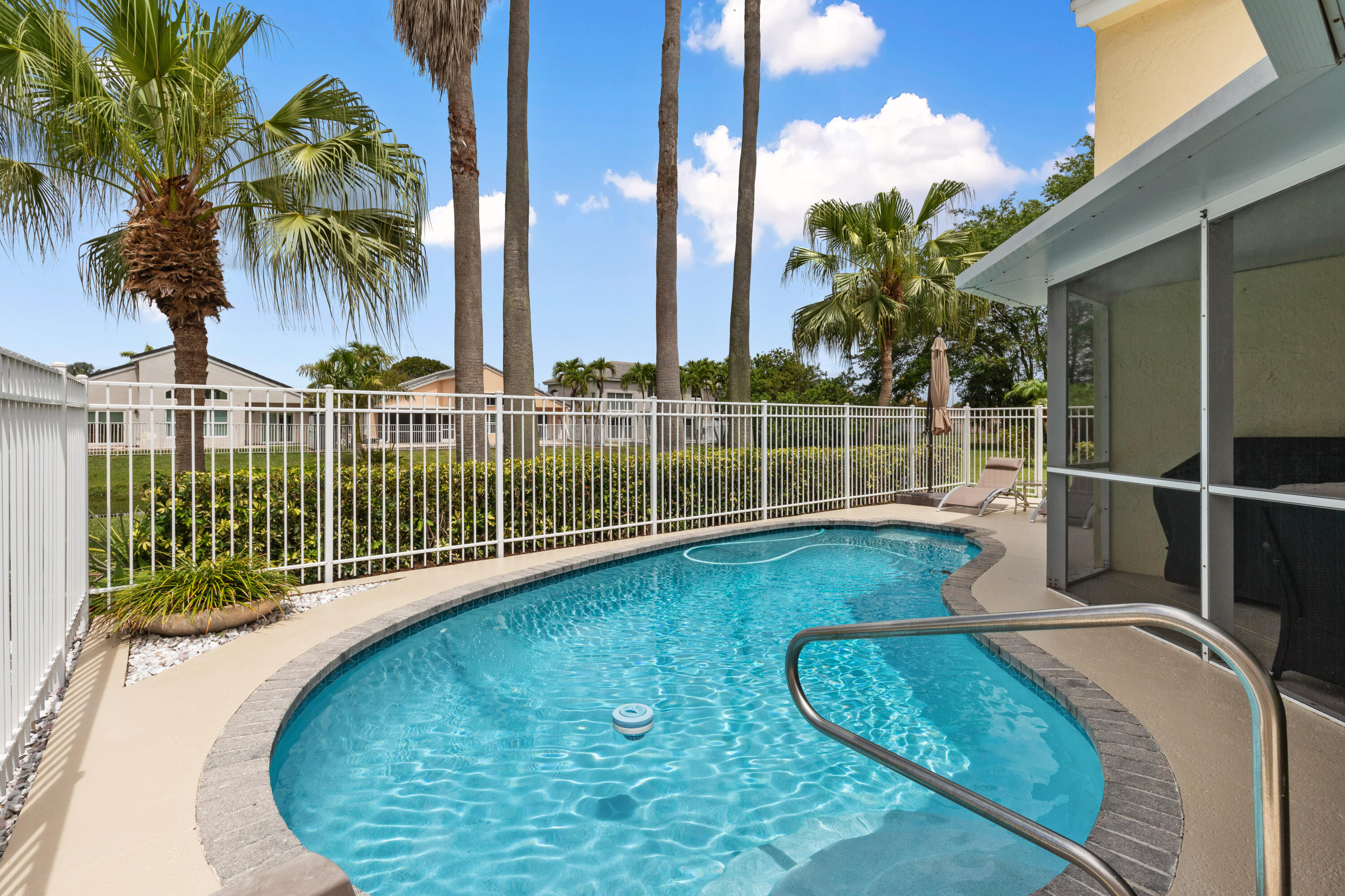 Lauren's Turn - Residential