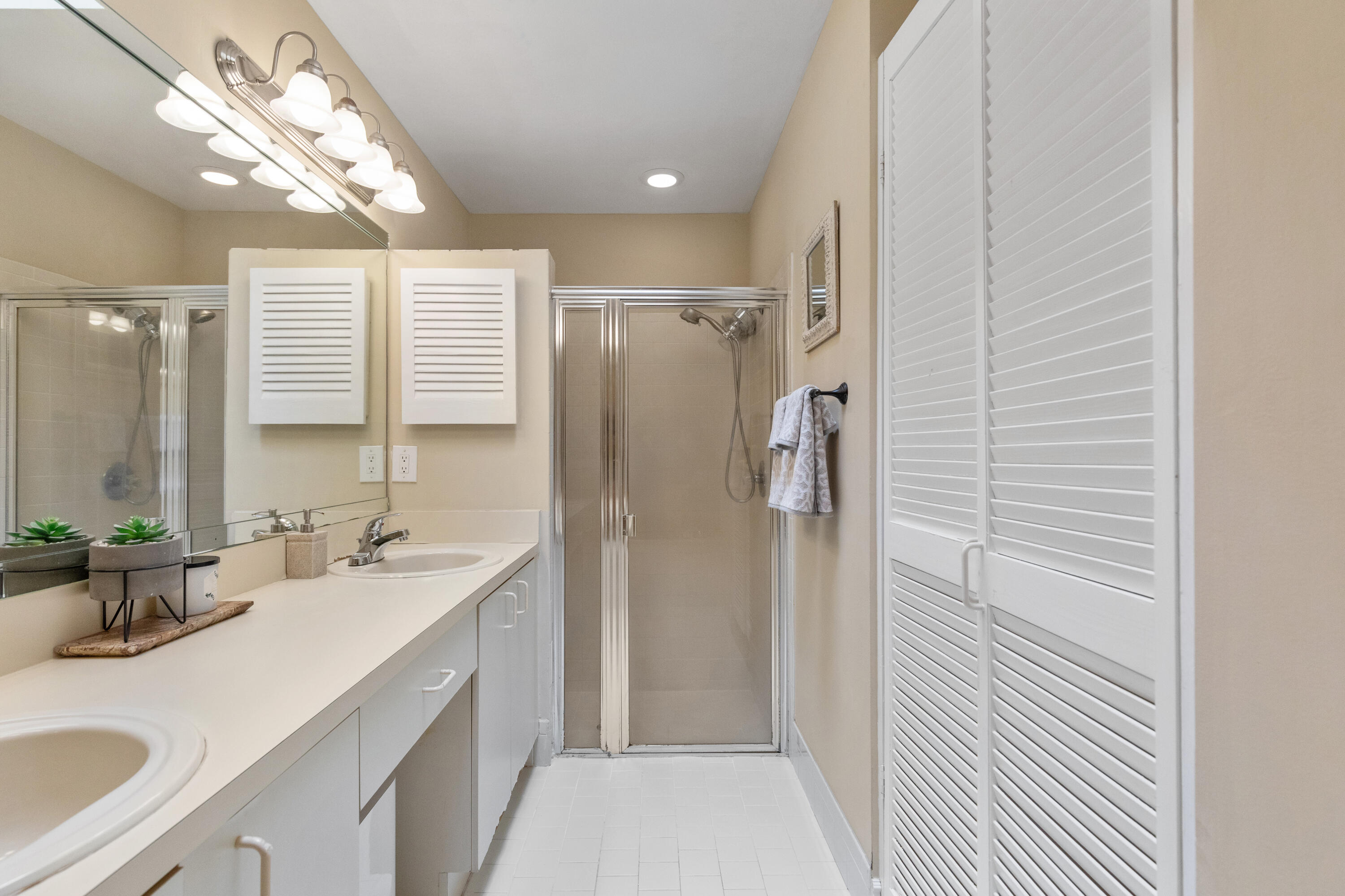 Lauren's Turn - Residential