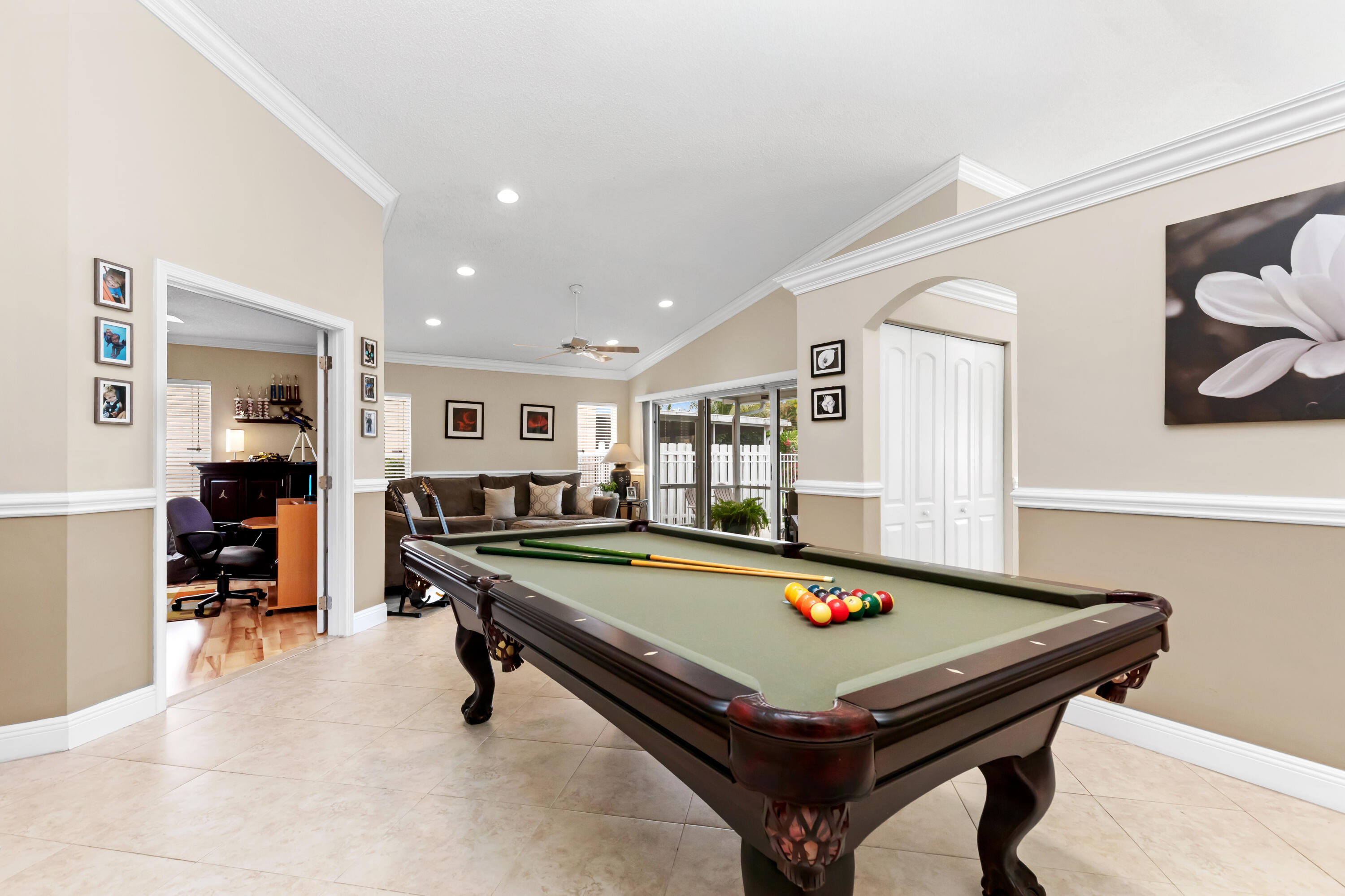 Lauren's Turn - Residential