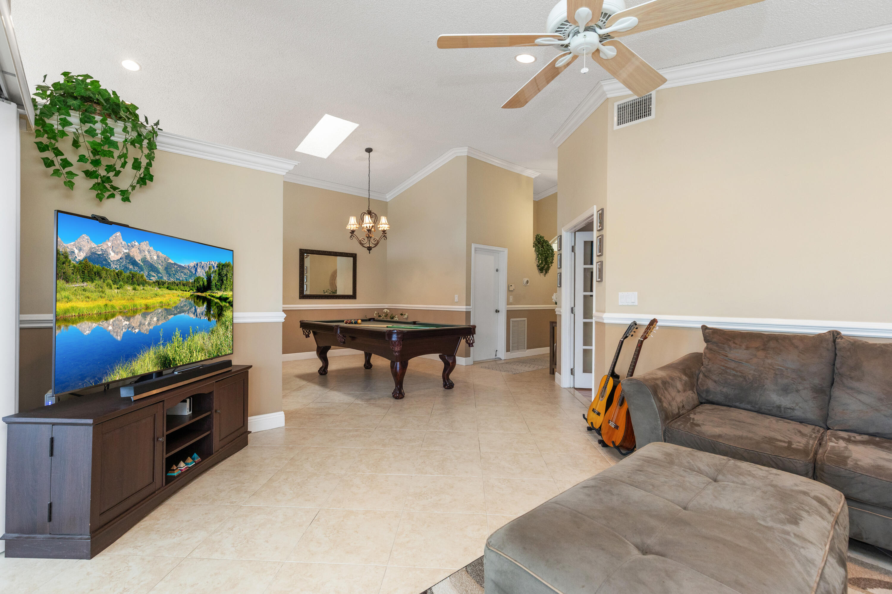 Lauren's Turn - Residential