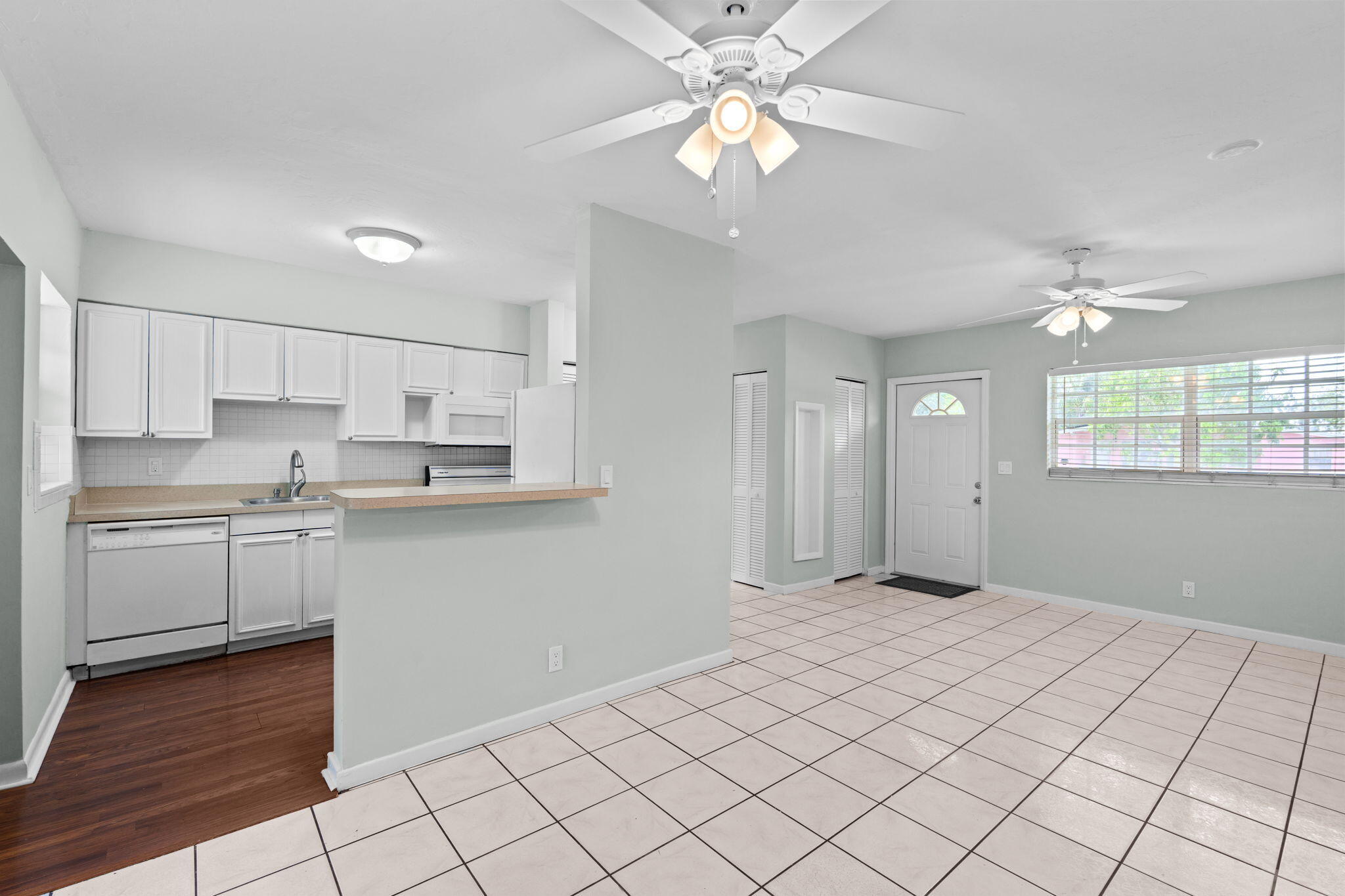 1439 W Broome Street