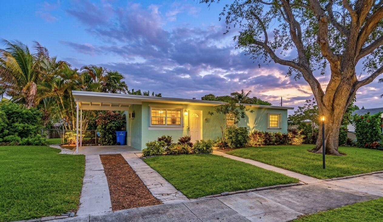 1439 W Broome Street