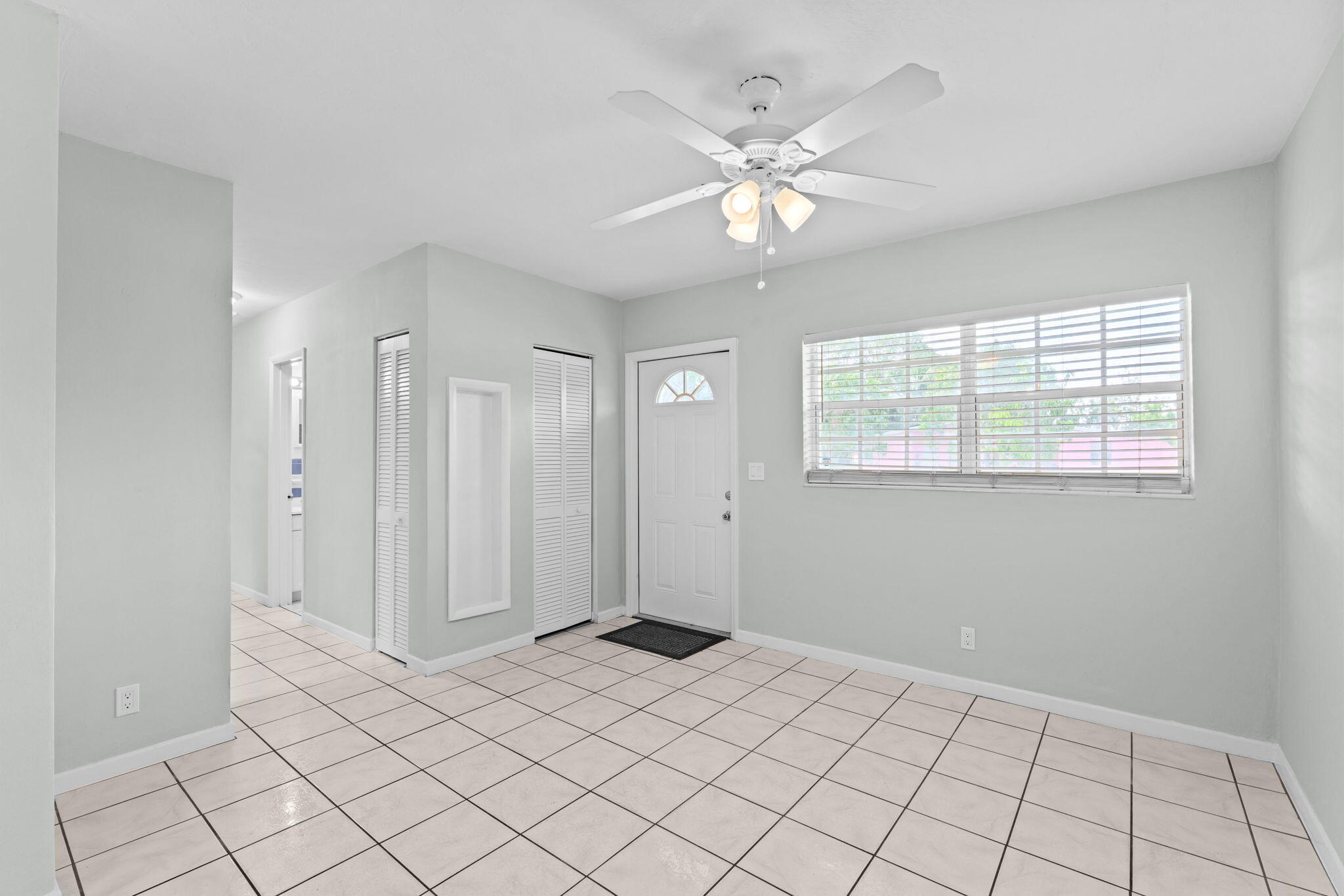 1439 W Broome Street