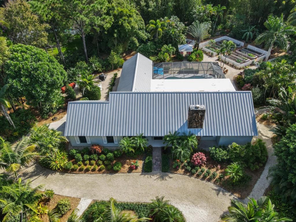 Photo of 6432 Fox Run Circle, Jupiter, FL 33458 (MLS # R10948307)