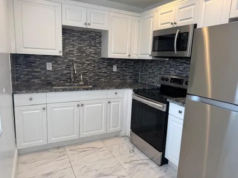 140 Flanders C, Delray Beach, FL MLS: R10968377