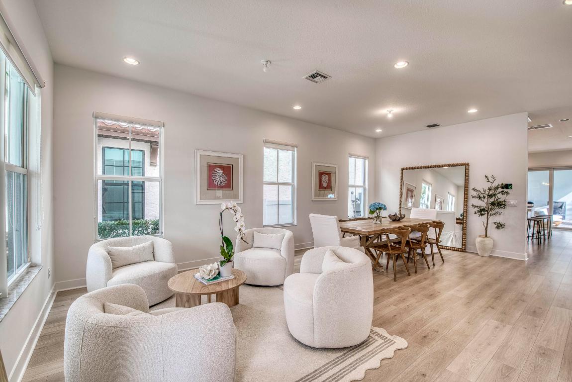 13104 Alton Road, Palm Beach Gardens, FL, 33418/$1,695,000 4 13104 Alton Road