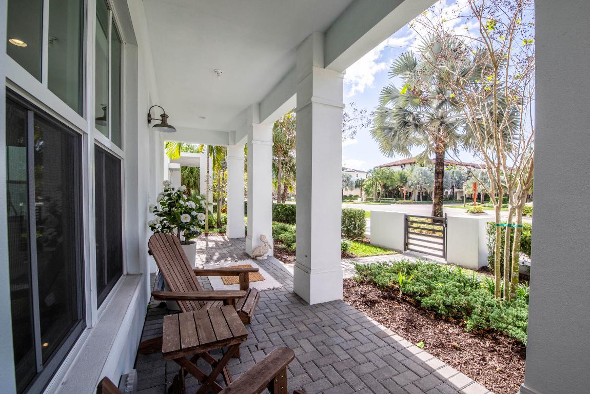 13104 Alton Road, Palm Beach Gardens, FL, 33418/$1,695,000 2 13104 Alton Road