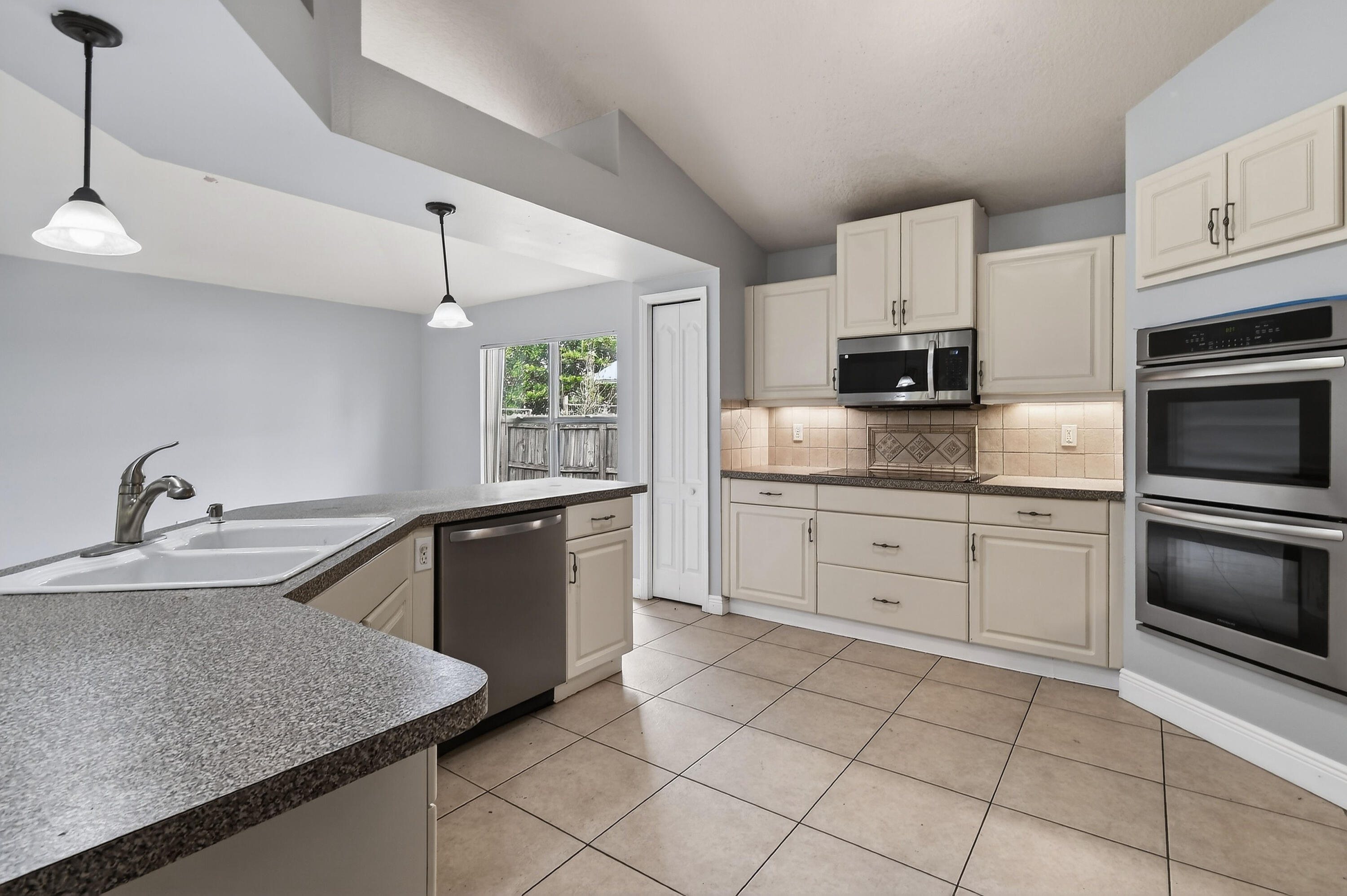 PORT ST LUCIE SECTION  22 - Residential