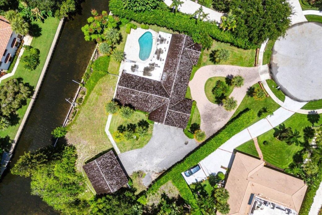 Photo of 11991 Lake Shore Place, North Palm Beach, FL 33408 (MLS # R11102965)