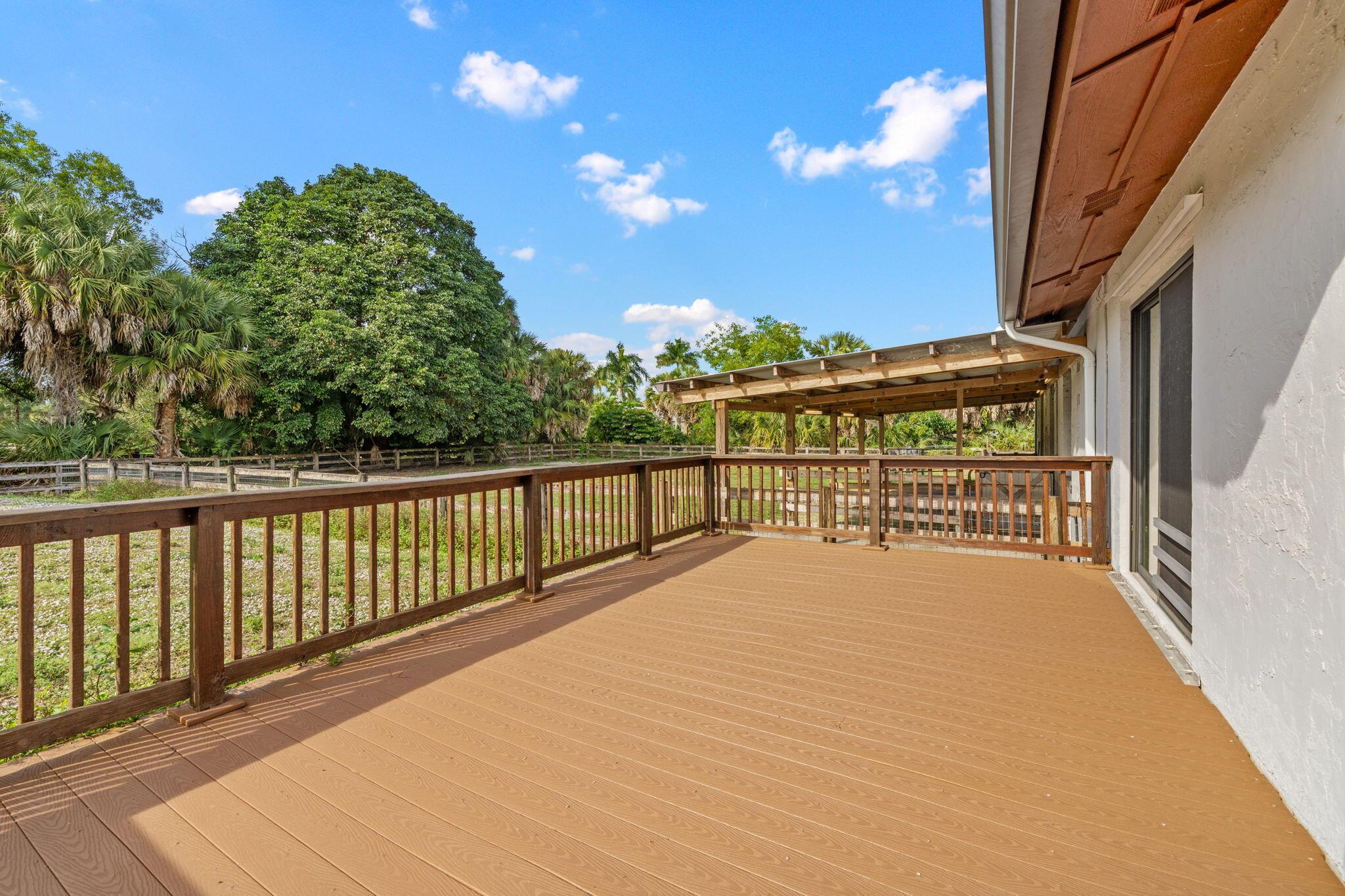 LOXAHATCHEE GROVES - Residential