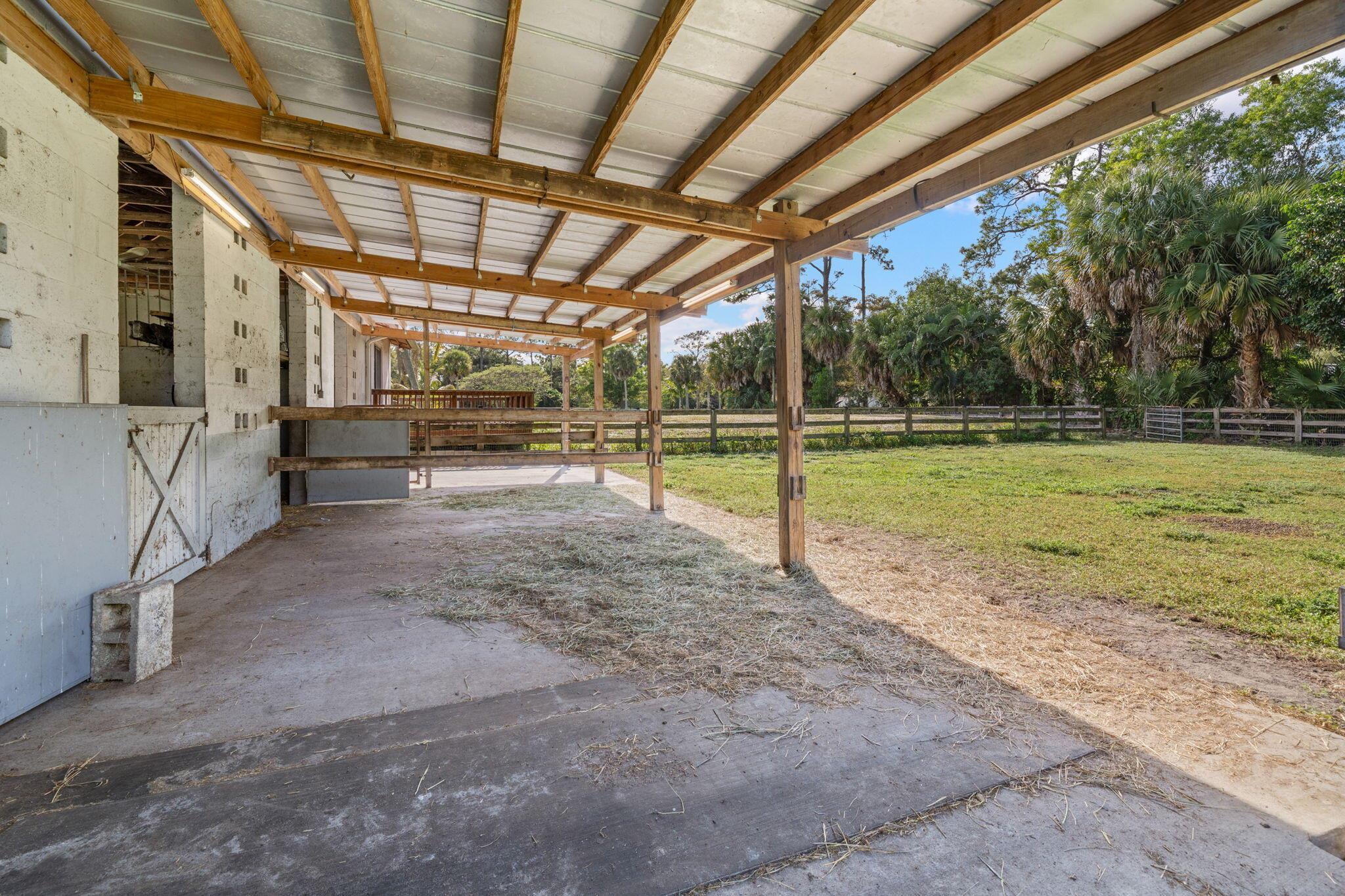 LOXAHATCHEE GROVES - Residential