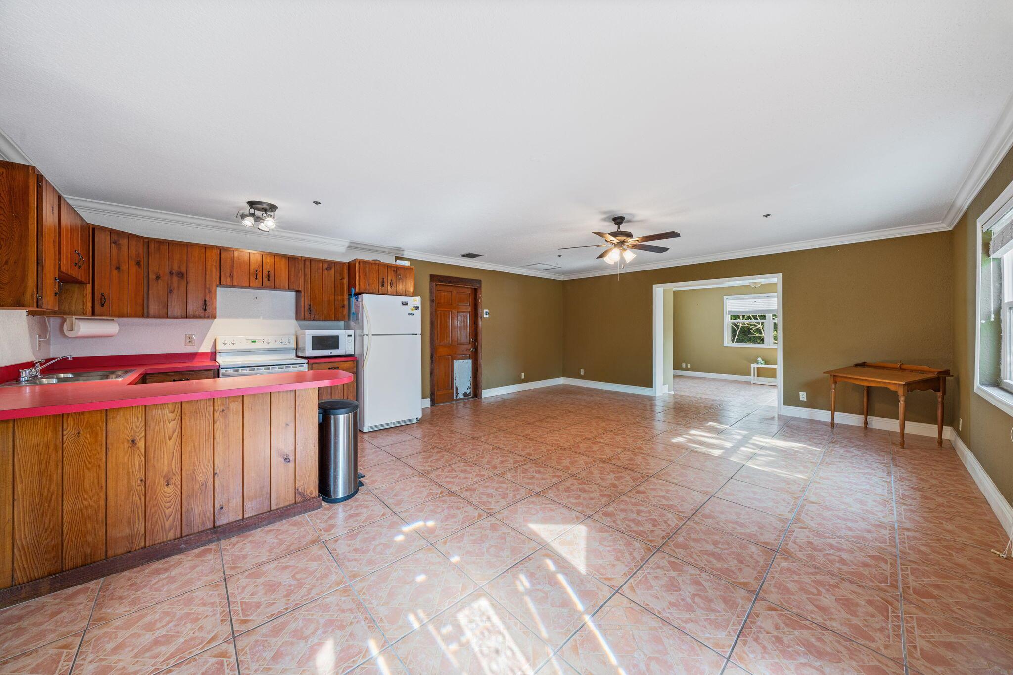 LOXAHATCHEE GROVES - Residential