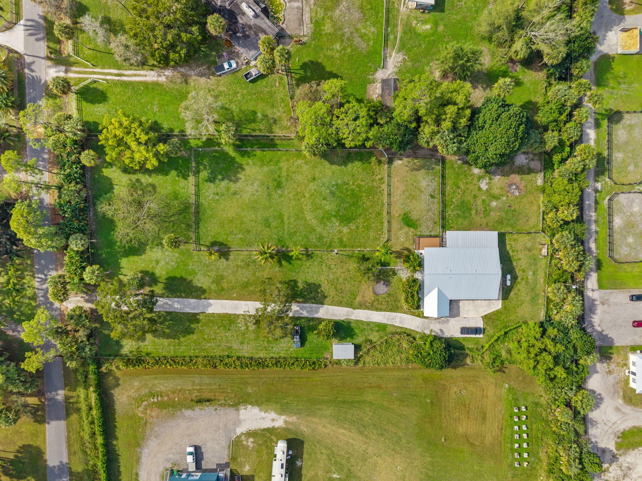 LOXAHATCHEE GROVES - Residential