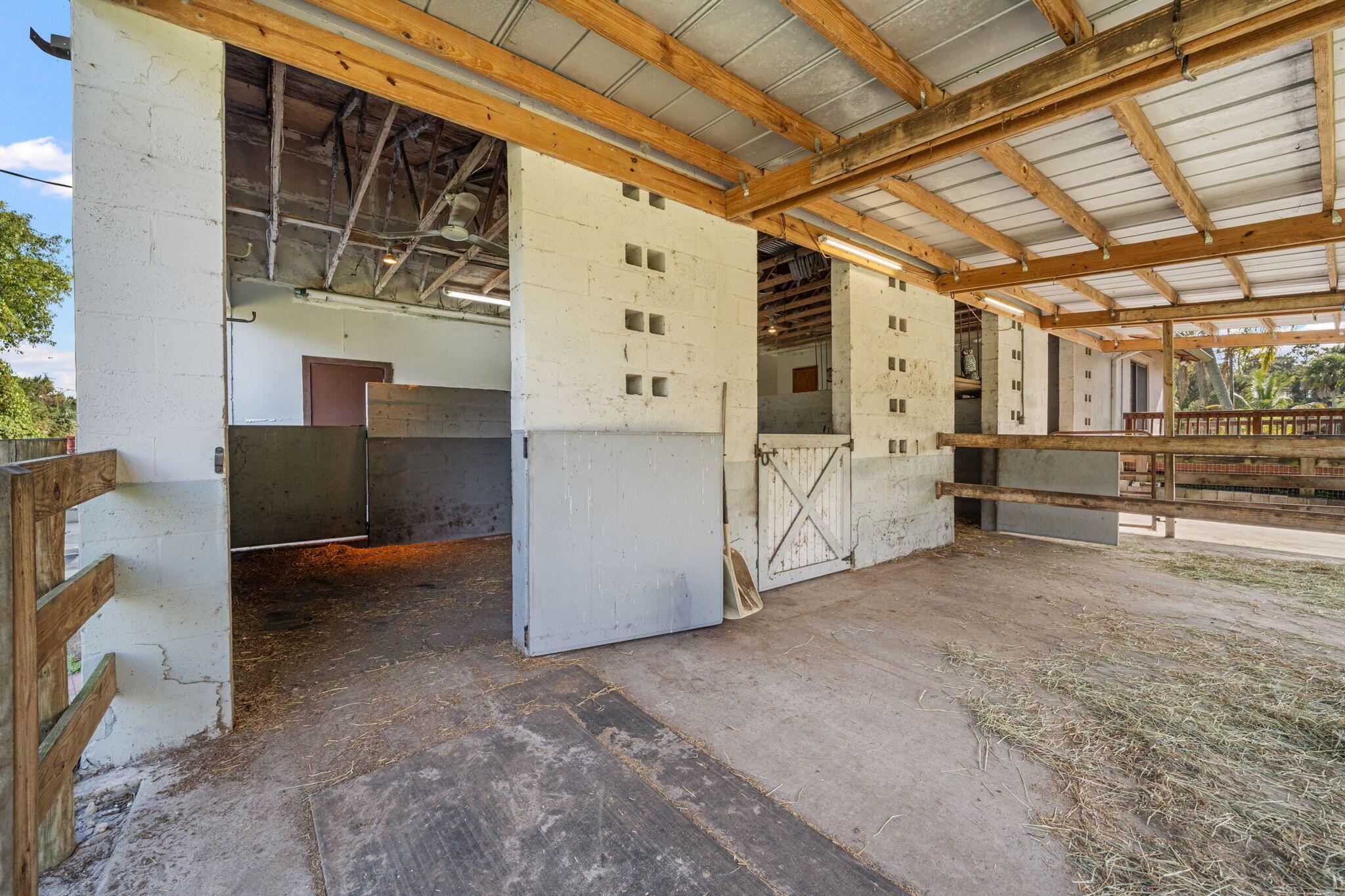 LOXAHATCHEE GROVES - Residential