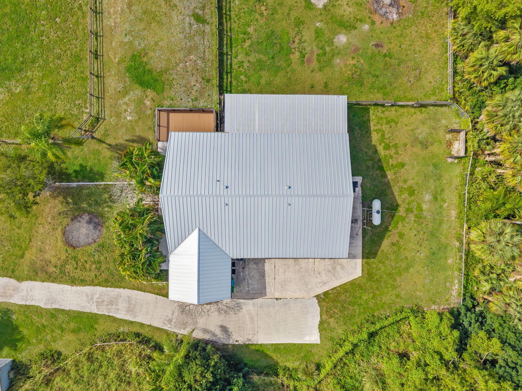 LOXAHATCHEE GROVES - Residential