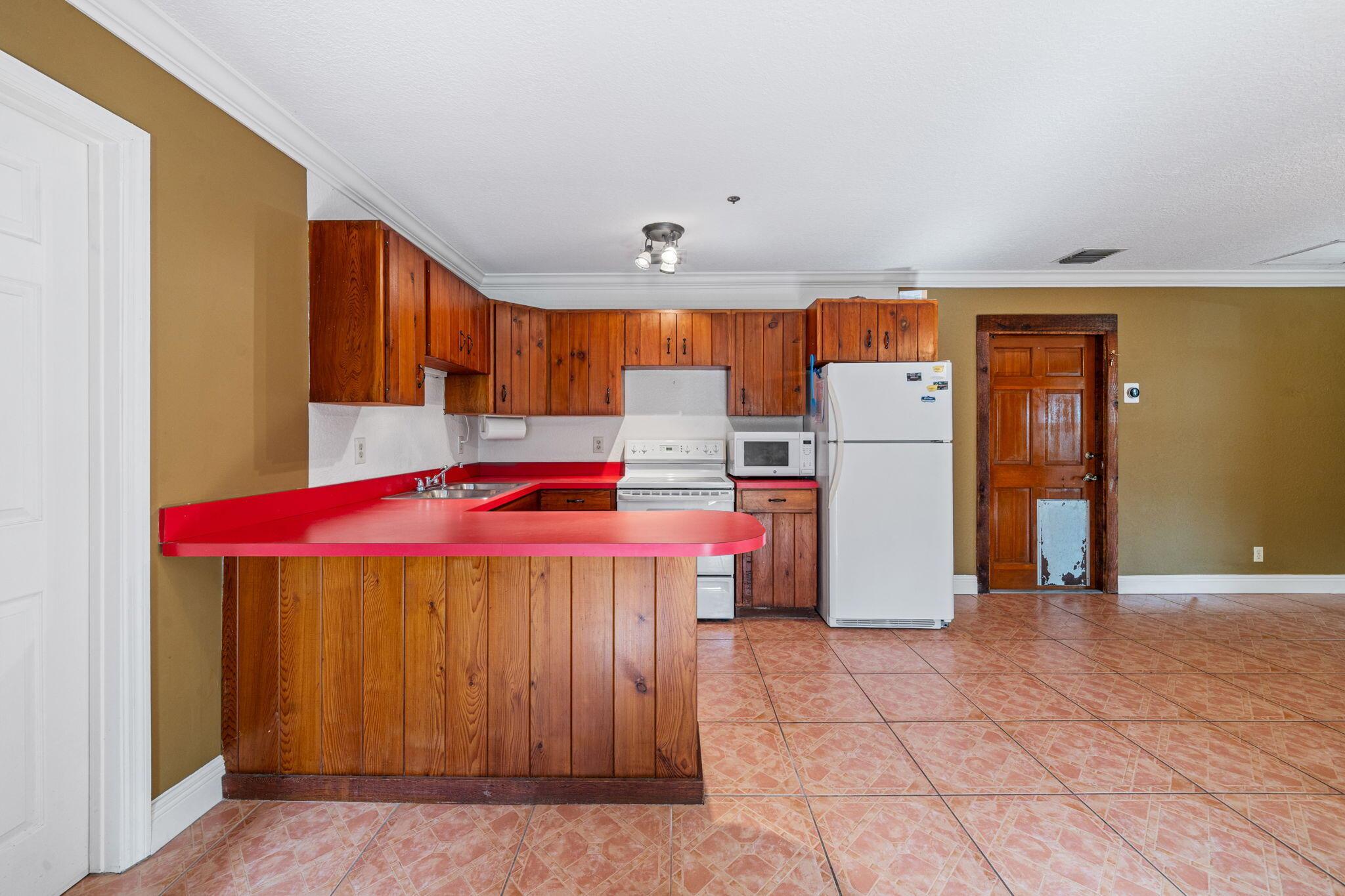 LOXAHATCHEE GROVES - Residential