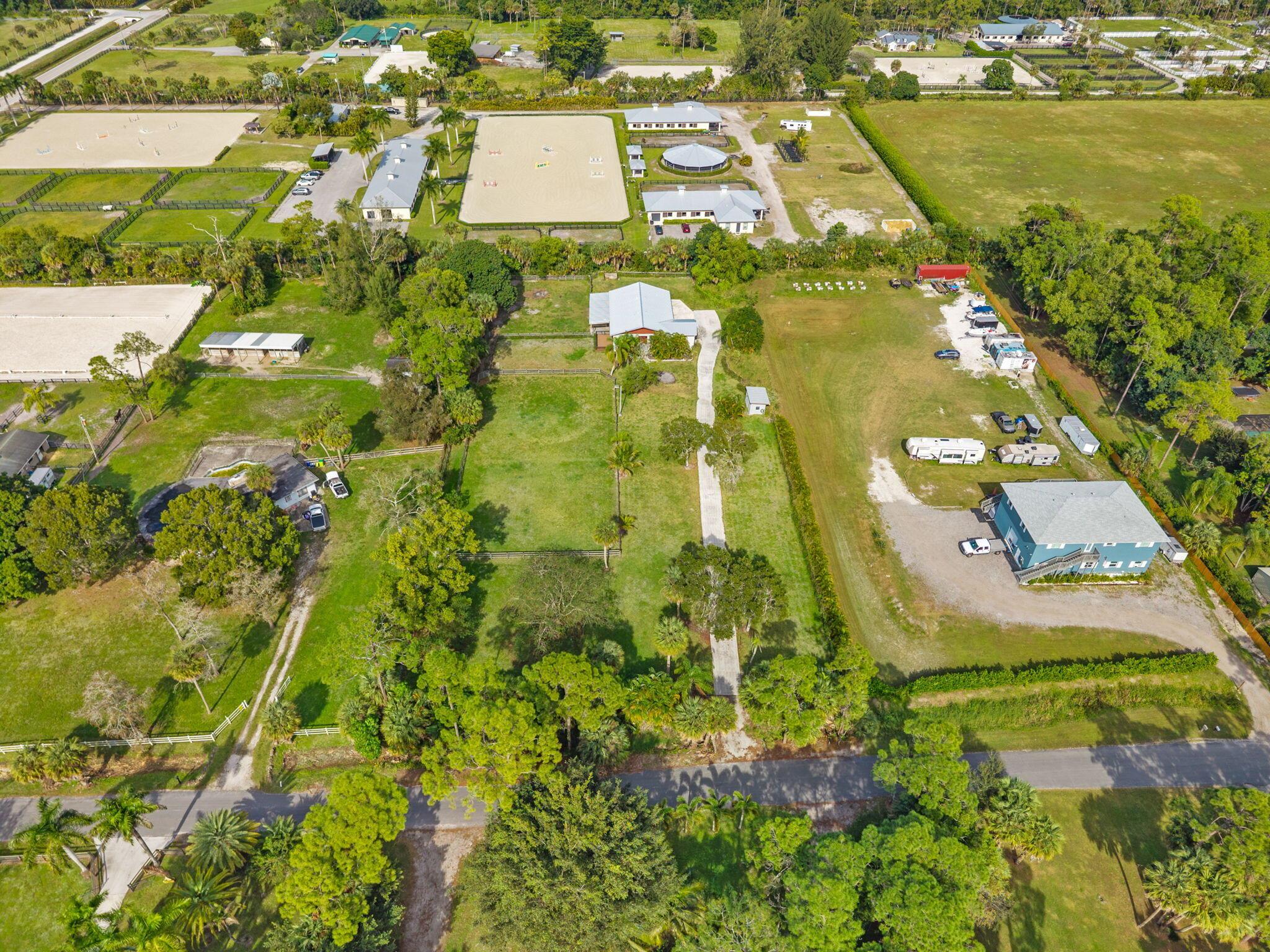LOXAHATCHEE GROVES - Residential