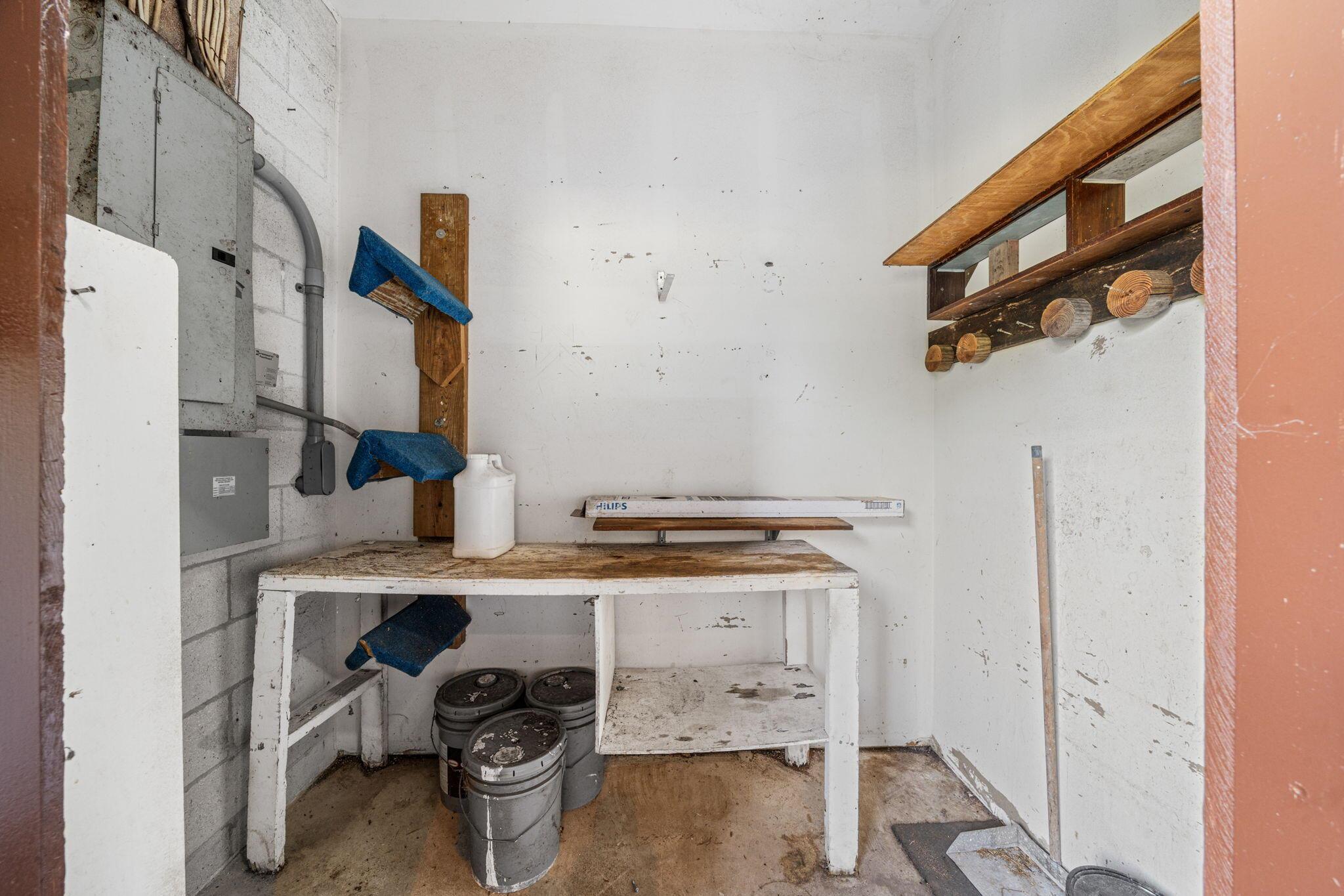 LOXAHATCHEE GROVES - Residential