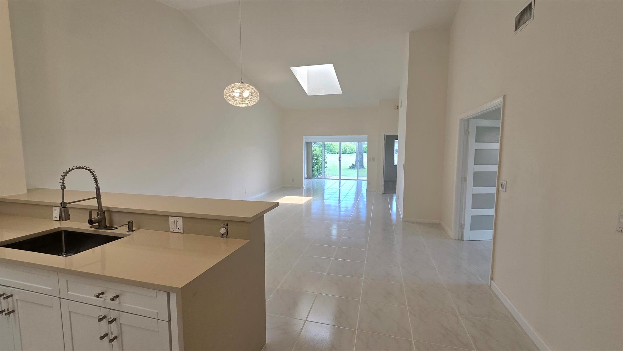 5622 Royal Lake Circle