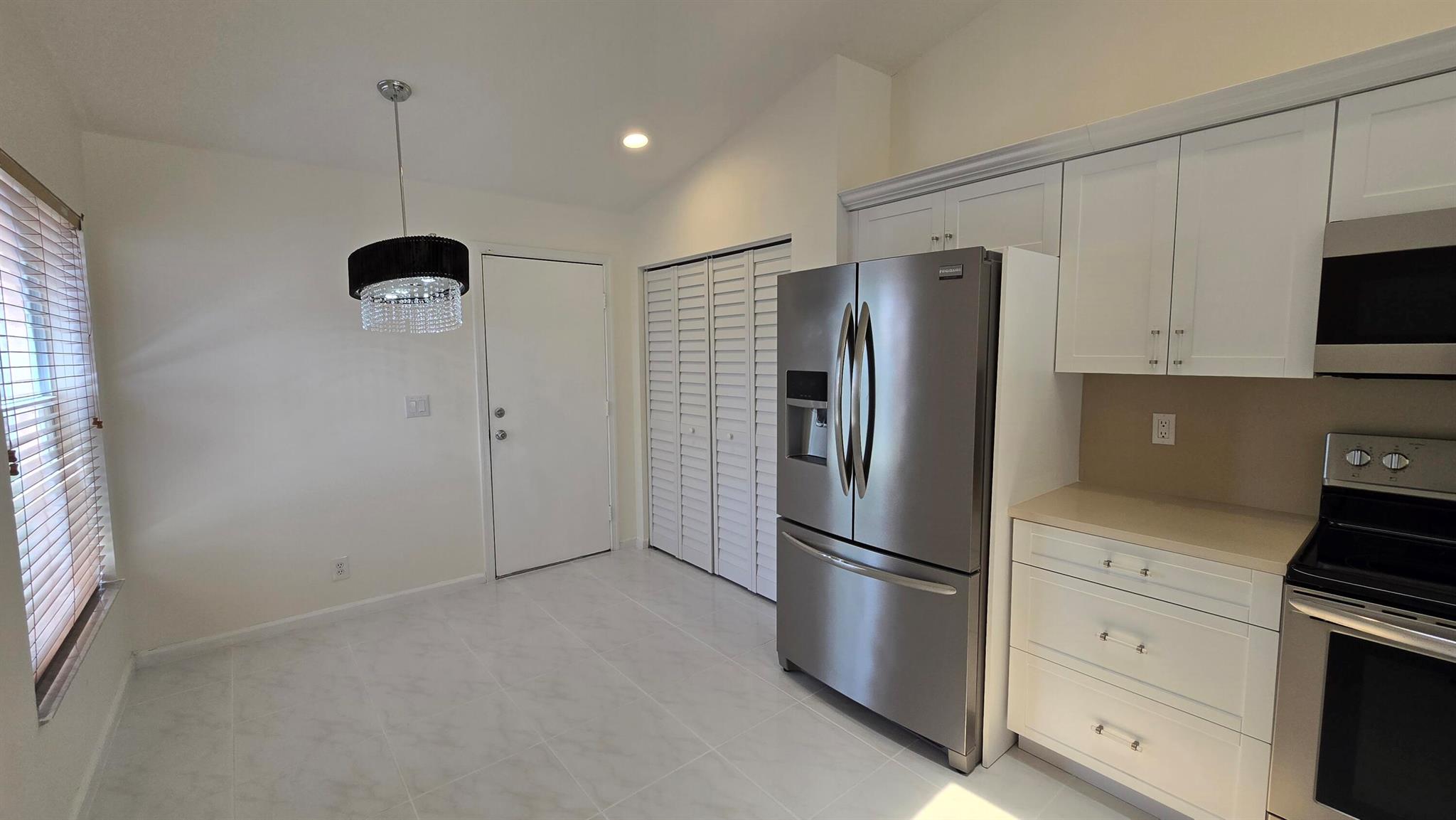 5622 Royal Lake Circle