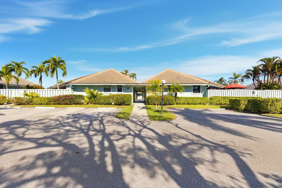 1127 E Seminole Avenue 24b