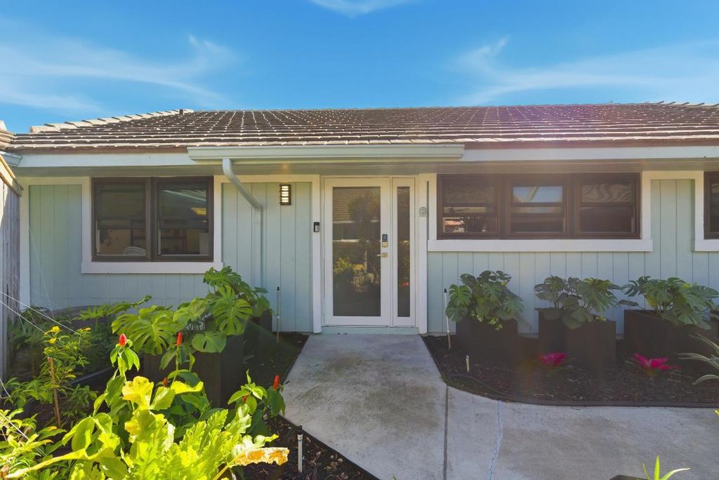 Photo of 1127 E Seminole Avenue #24b, Jupiter, FL 33477 (MLS # R11153368)