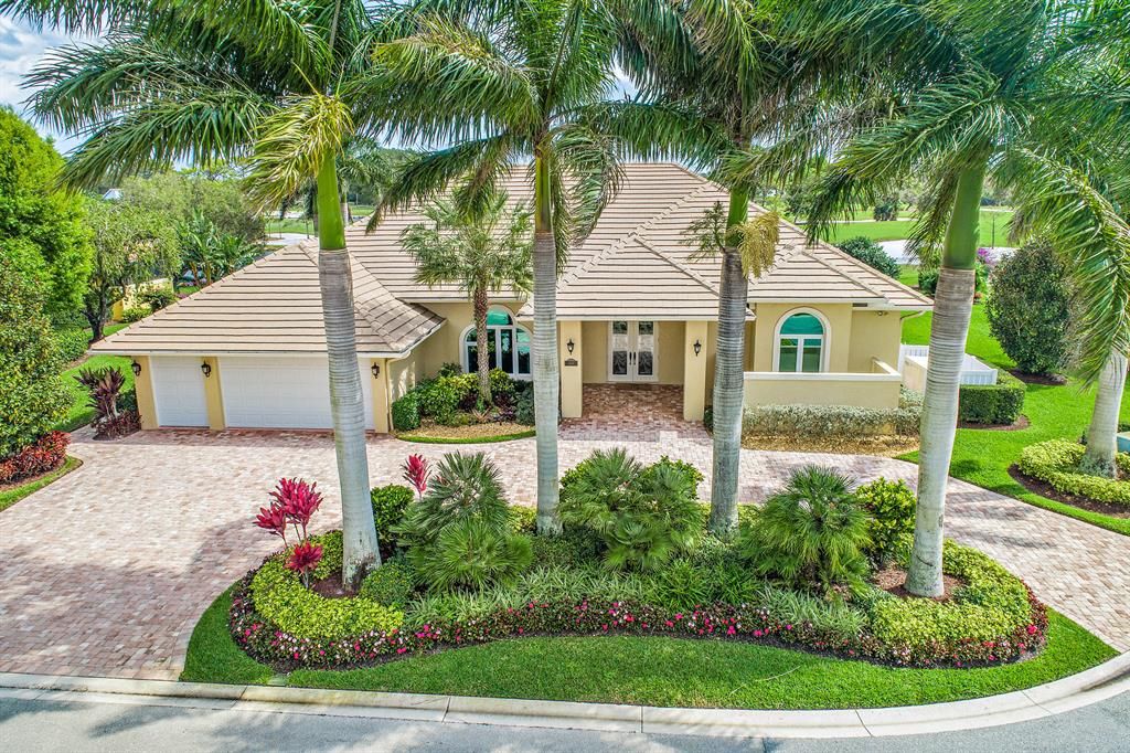Photo of 11845 SE Freeport Court, Hobe Sound, FL 33455 (MLS # R10694834)