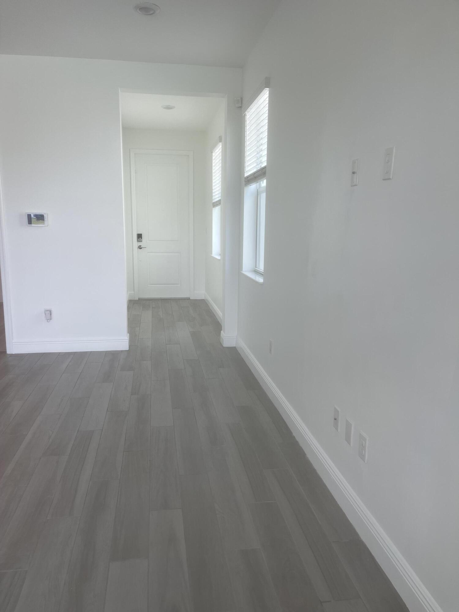 CRYSTAL LAKE 1ST SEC - Residential Lease