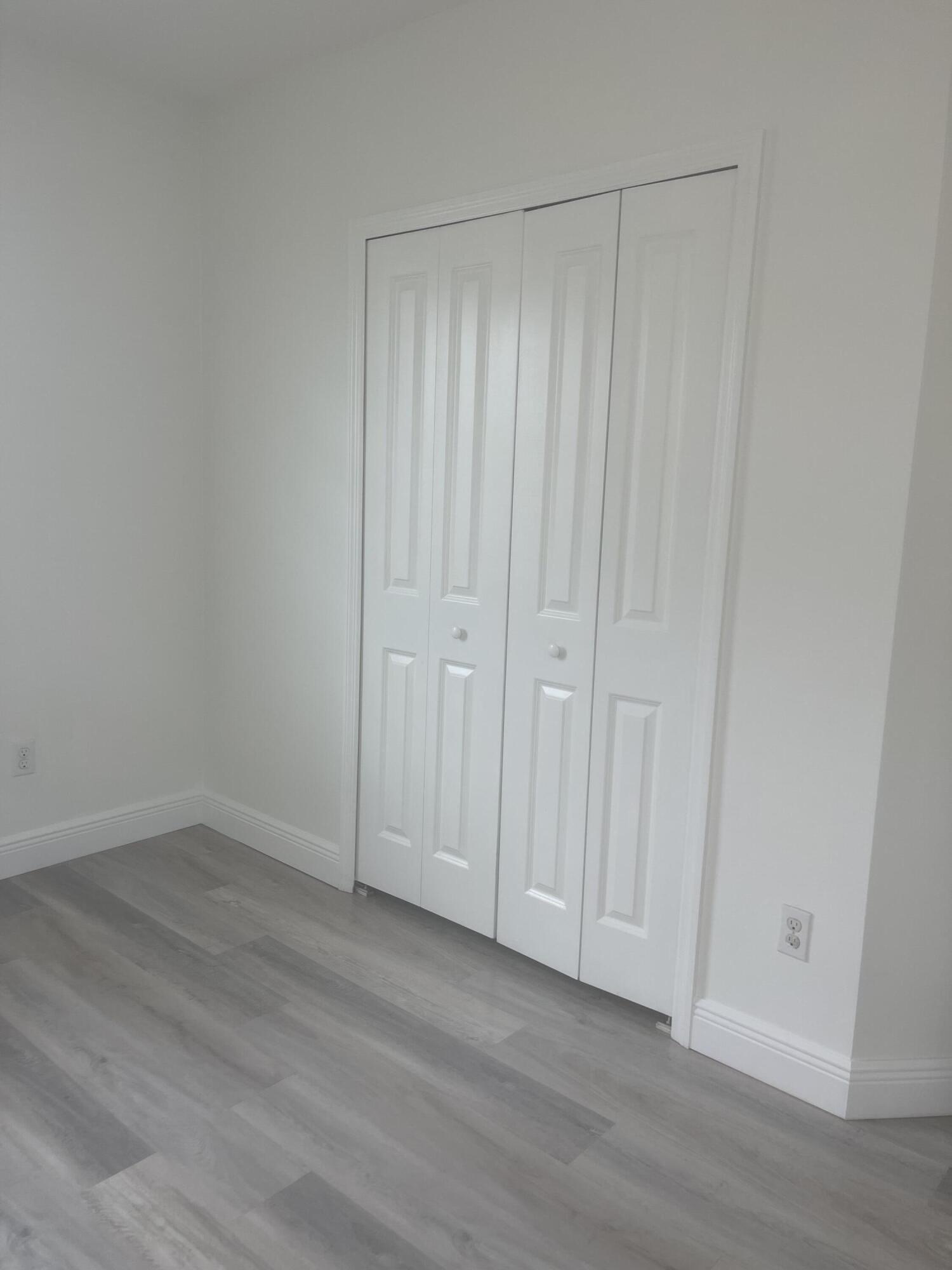 CRYSTAL LAKE 1ST SEC - Residential Lease