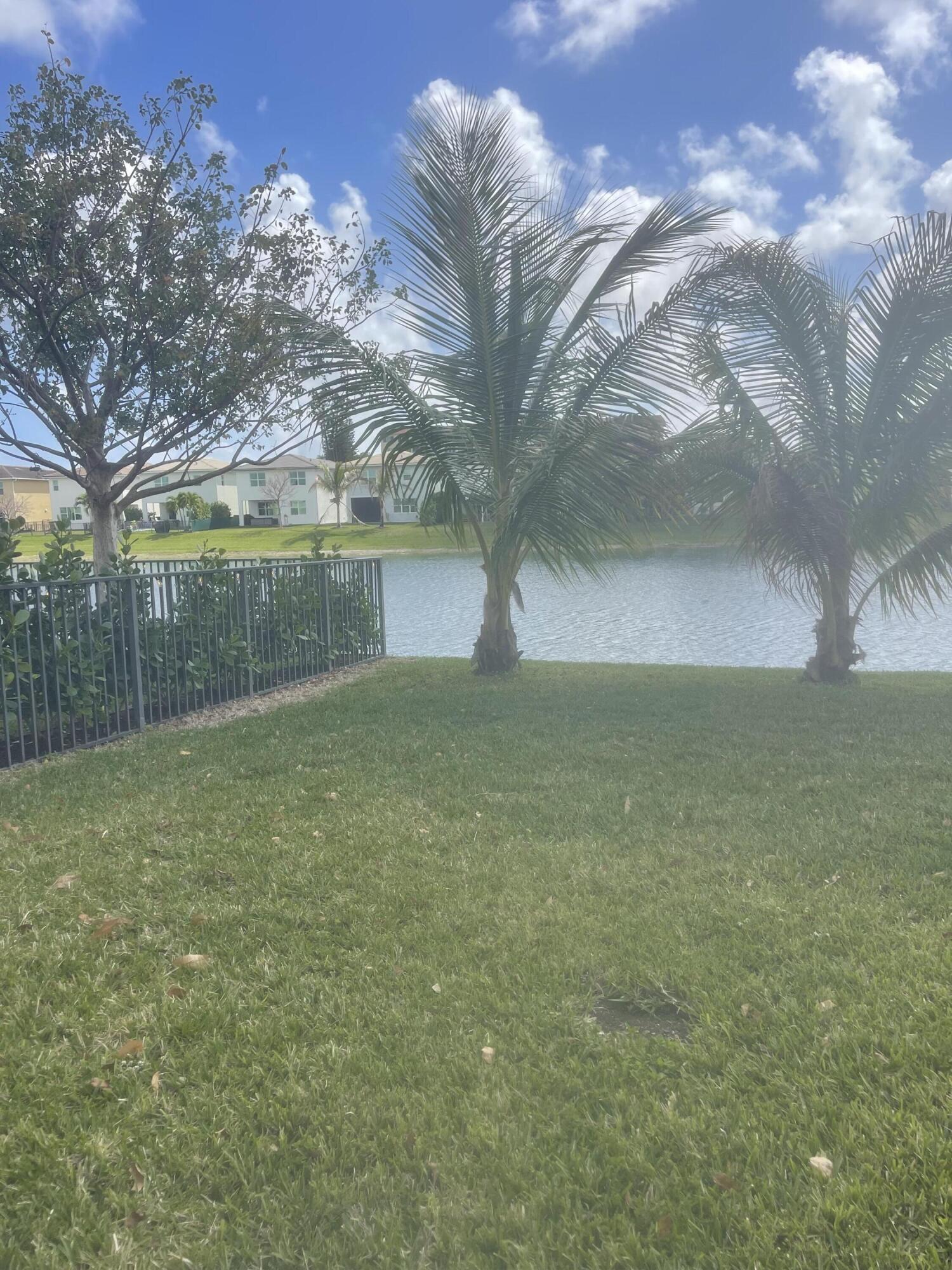 CRYSTAL LAKE 1ST SEC - Residential Lease