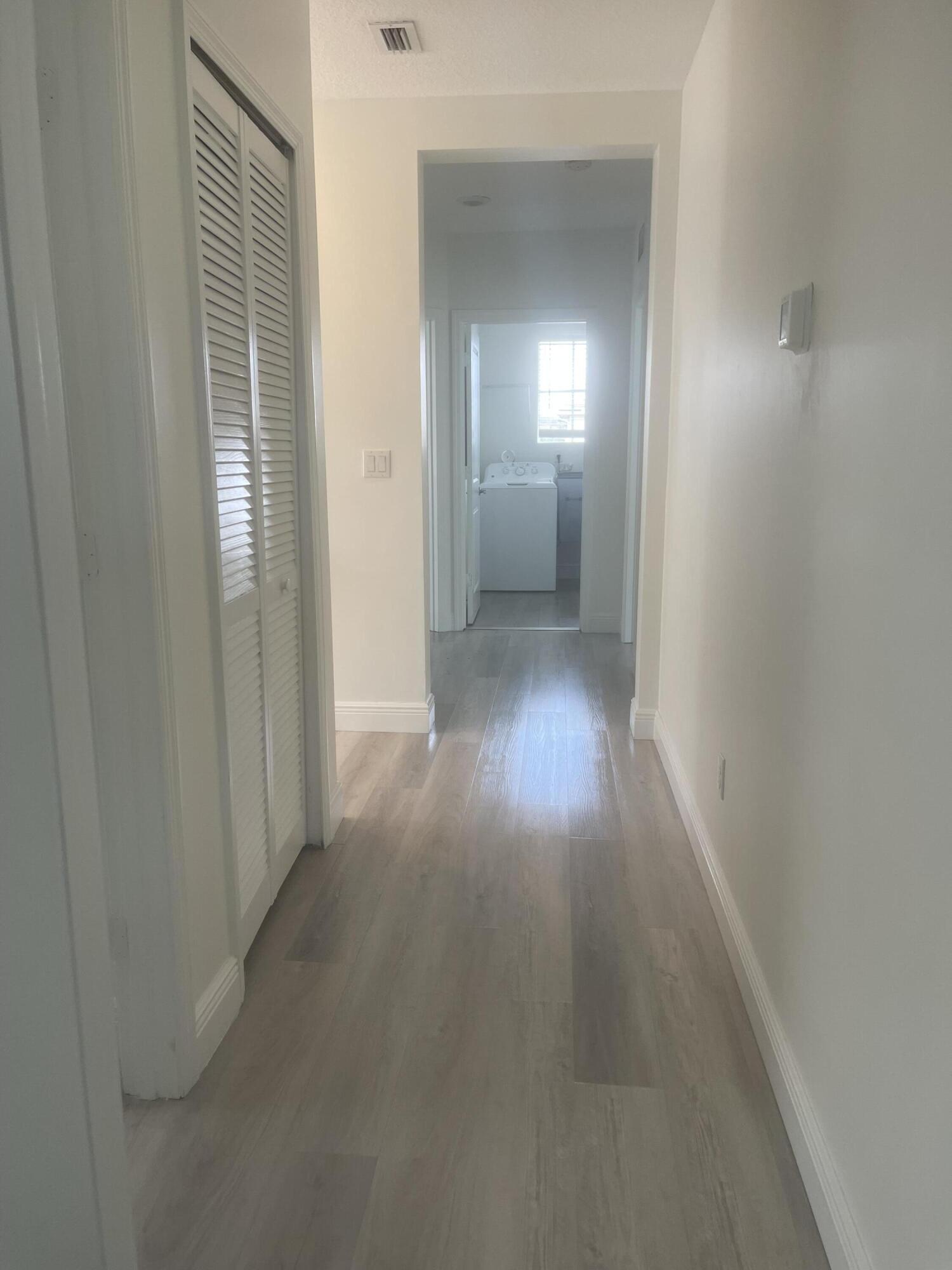 CRYSTAL LAKE 1ST SEC - Residential Lease